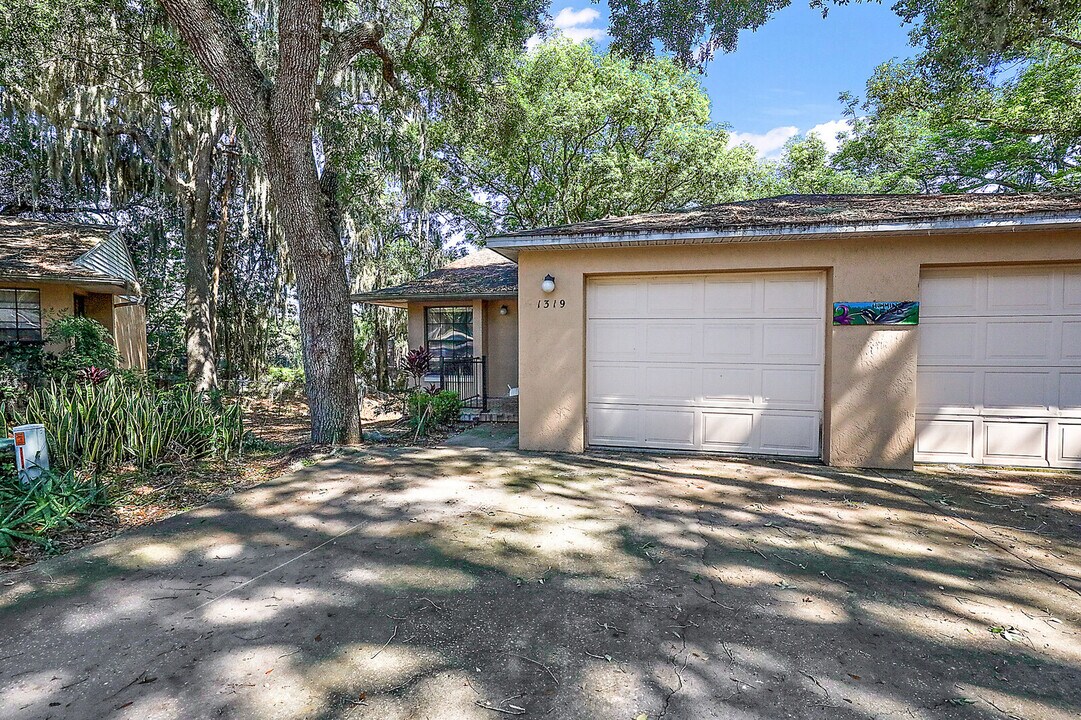 1319 Shady Terrace in Leesburg, FL - Building Photo