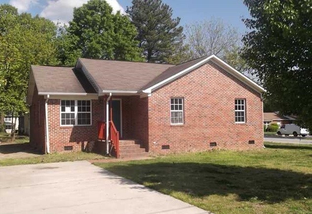 915 Sharon St in High Point, NC - Foto de edificio