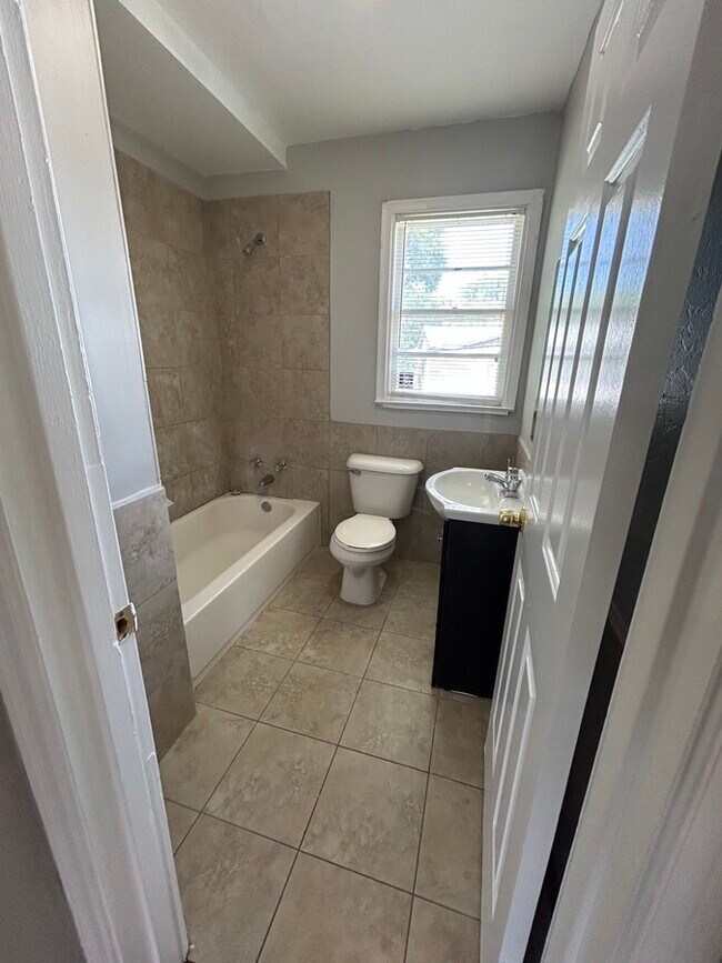 8145 Marion Cir in Jacksonville, FL - Building Photo - Building Photo