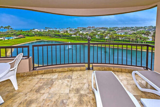 201 Ocean Bluffs Blvd in Jupiter, FL - Foto de edificio - Building Photo