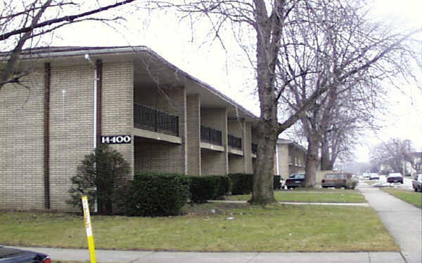 14400 S Calhoun Ave in Burnham, IL - Foto de edificio