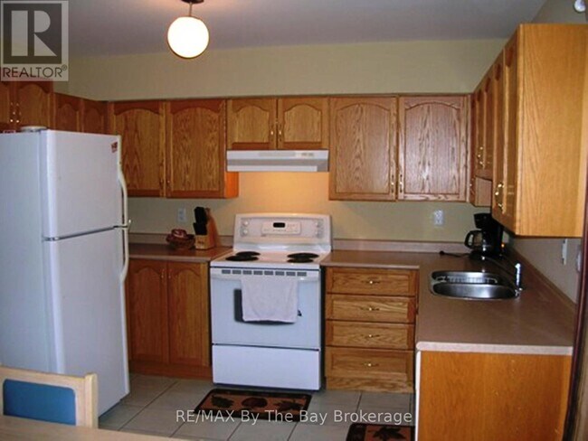 21 Raglan St in Collingwood, ON - Building Photo - Building Photo