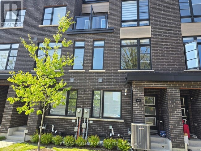 property at 40 Akil Thomas Gdns