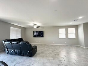 9238 Bluemist Falls St in Las Vegas, NV - Building Photo - Building Photo
