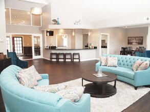 Fox Chase North in Cincinnati, OH - Building Photo - Interior Photo