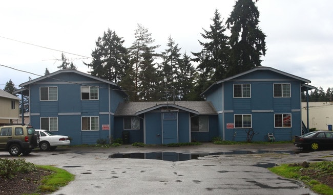 124 174th St S in Spanaway, WA - Foto de edificio - Building Photo