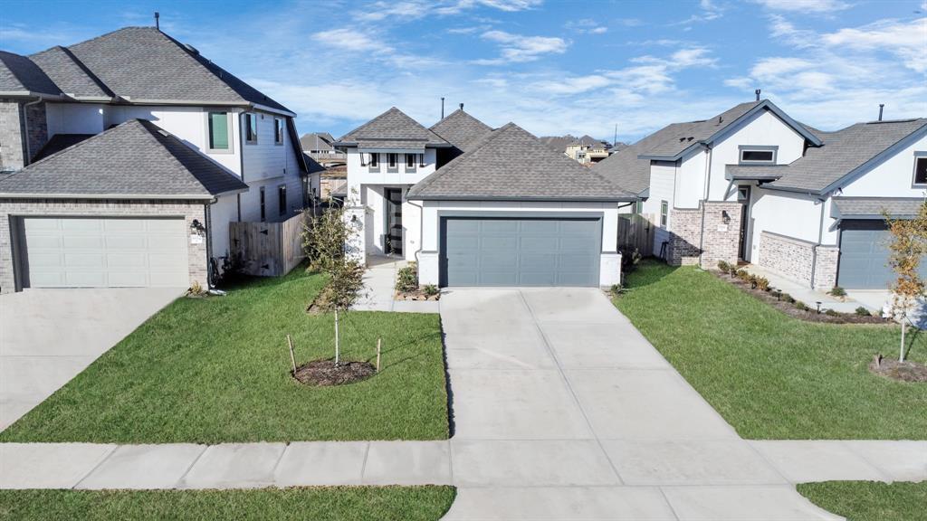 8950 Wistful Wild Dr in Richmond, TX - Building Photo