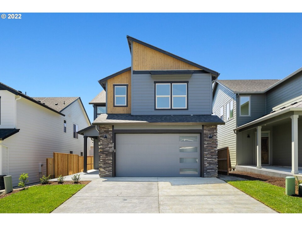 2507 S Cache Cir in Ridgefield, WA - Foto de edificio