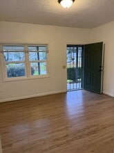 677 Almond St in Yuba City, CA - Foto de edificio - Building Photo