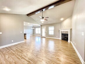 710 Captain Hopkins St in Prairie Grove, AR - Building Photo - Building Photo