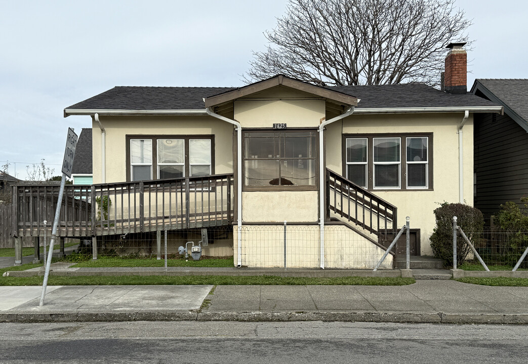 1425 4th St in Eureka, CA - Building Photo