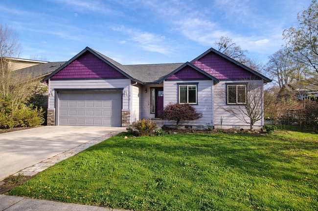 property at 125 S Ash St