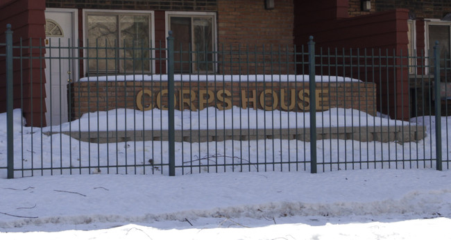 Corps House in Milwaukee, WI - Foto de edificio - Building Photo