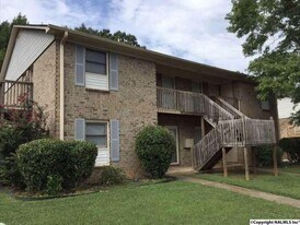 4432 Bonnell Dr NW, Unit B in Huntsville, AL - Building Photo