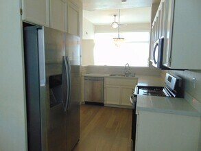 34 Shorewood Ct in Richmond, CA - Building Photo - Building Photo