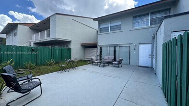 15430 SW 81st Cir Ln in Miami, FL - Building Photo - Building Photo