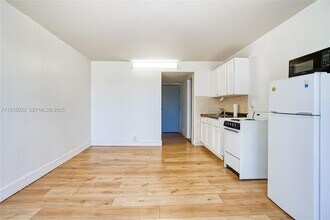 6484 Indian Creek Dr in Miami Beach, FL - Foto de edificio - Building Photo