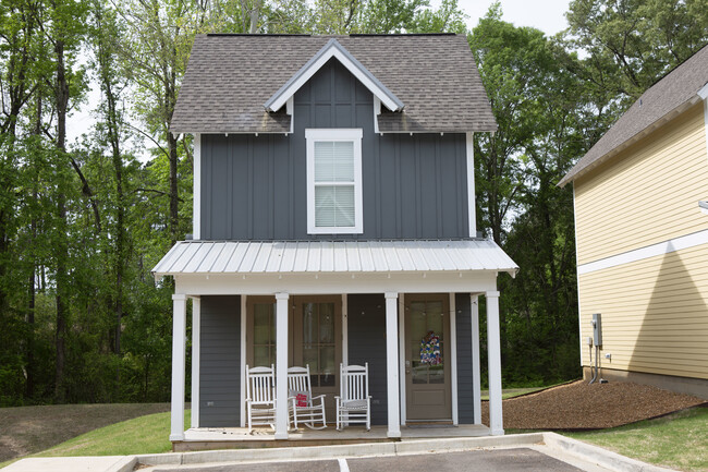 Traditions Townhomes | Student Housing in Oxford, MS - Foto de edificio - Building Photo