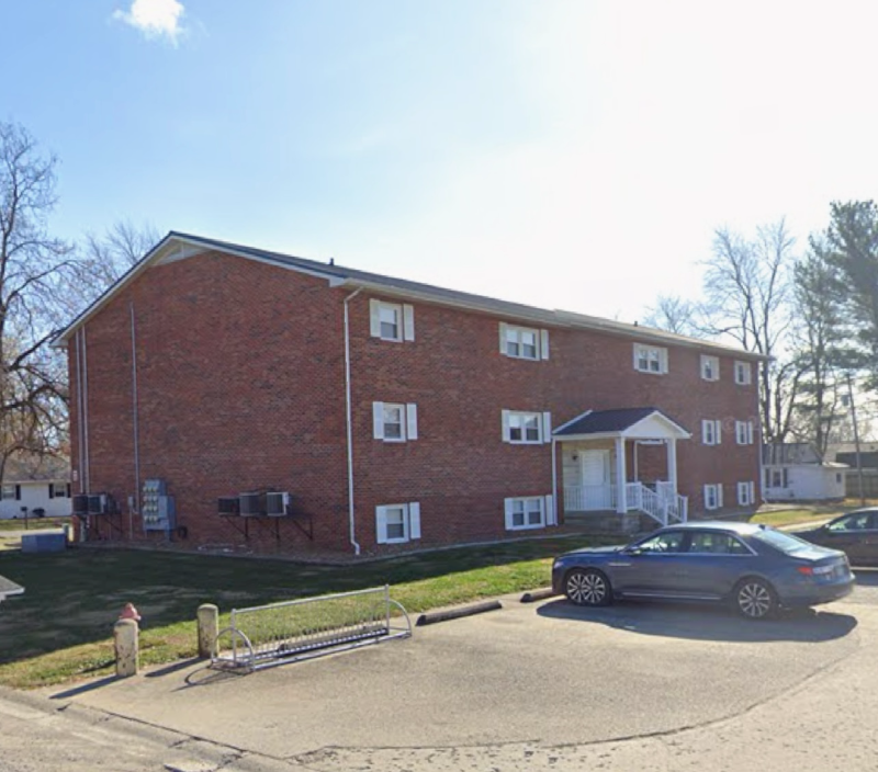 555 Roddy Rd-Unit -B-3 in Salem, IL - Building Photo