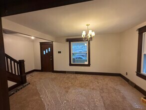 4513 5th Ave in Beaver Falls, PA - Building Photo - Building Photo