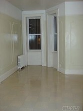 Walk-up Apartment in Brooklyn, NY - Building Photo - Building Photo