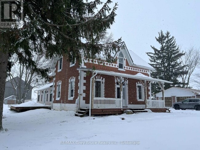 property at 801512 Sideroad 2