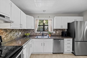 18 Willow Bridge Dr in Durham, NC - Building Photo - Building Photo