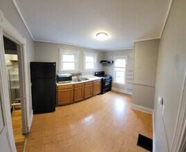 45 Beacon St, Unit Second Floor - 2 BR in Rochester, NY - Building Photo - Building Photo