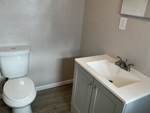 4555 W Fond du Lac Ave in Milwaukee, WI - Building Photo - Building Photo