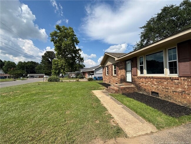 107 Mars Dr in Dunn, NC - Building Photo - Building Photo