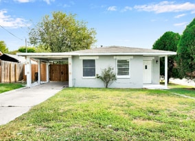 140 Glenarm Pl in Balcones Heights, TX - Building Photo