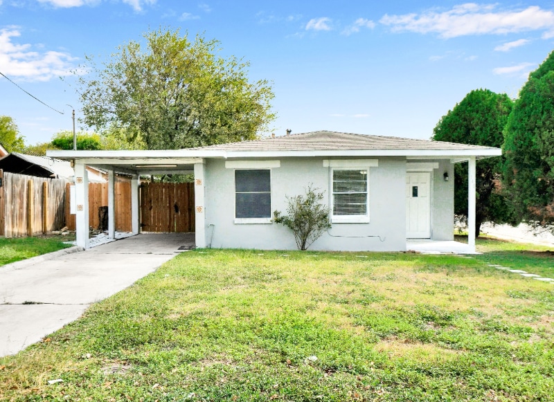 140 Glenarm Pl in Balcones Heights, TX - Building Photo