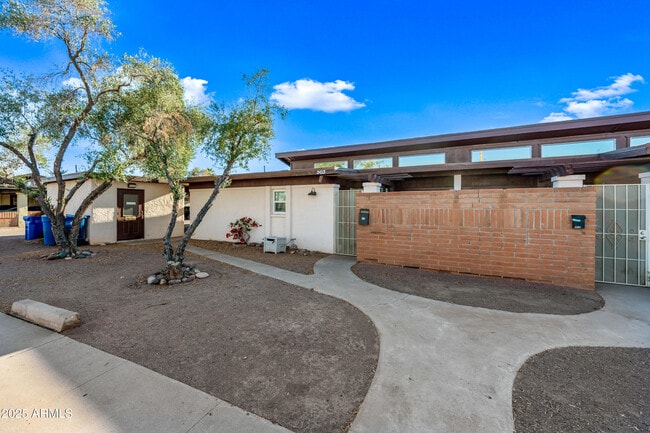 property at 507 W Pebble Beach Dr