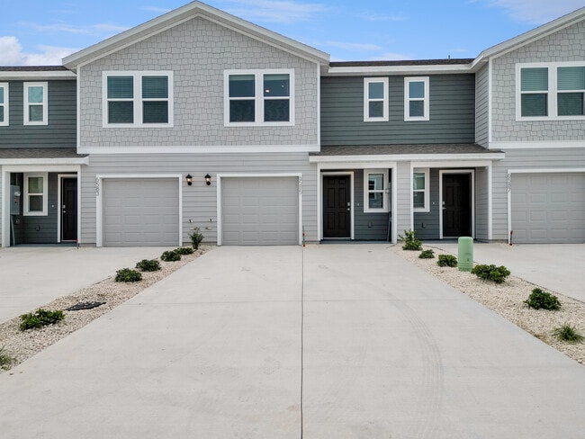 property at 6585 SW 81st Lp