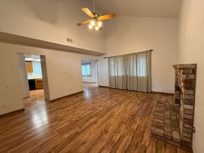 3117 Andre Ln in Turlock, CA - Foto de edificio - Building Photo