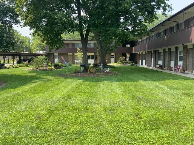 900 8th St in Highland, IL - Building Photo - Building Photo