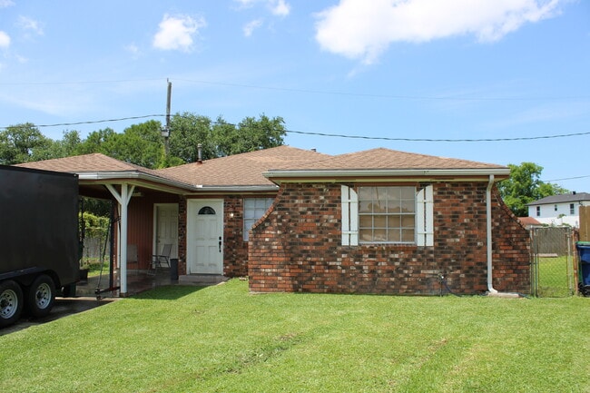 property at 9 Gerard Ct