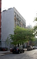 131-133 Henry St in New York, NY - Building Photo