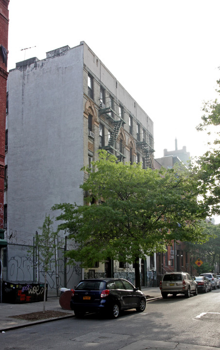 131-133 Henry St in New York, NY - Foto de edificio