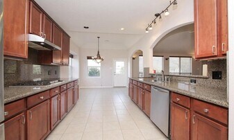 7838 Autumn Hollow Ln in Houston, TX - Building Photo