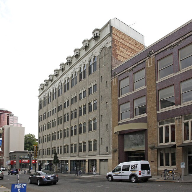 Chaucer Court in Portland, OR - Foto de edificio - Building Photo