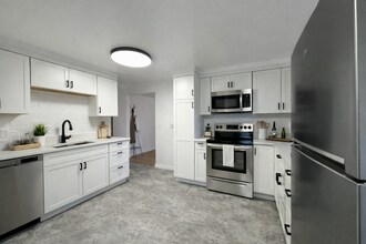 16748 Linden Ave N in Shoreline, WA - Building Photo - Building Photo