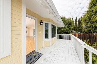 164 Santa Barbara Way in Vista, CA - Building Photo - Building Photo