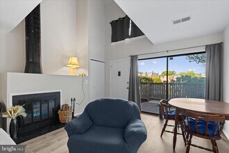 3911 Woodhue Pl in Alexandria, VA - Building Photo - Building Photo