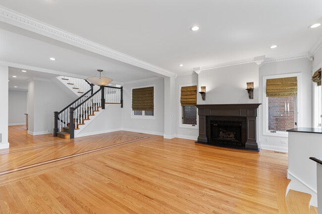 property at 2725 N Magnolia Ave