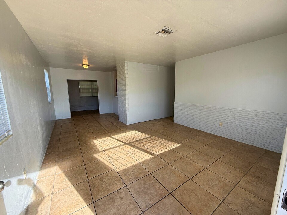 9745 NW 20th Ave in Miami, FL - Building Photo