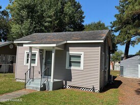 202 Adelma St in Lafayette, LA - Building Photo