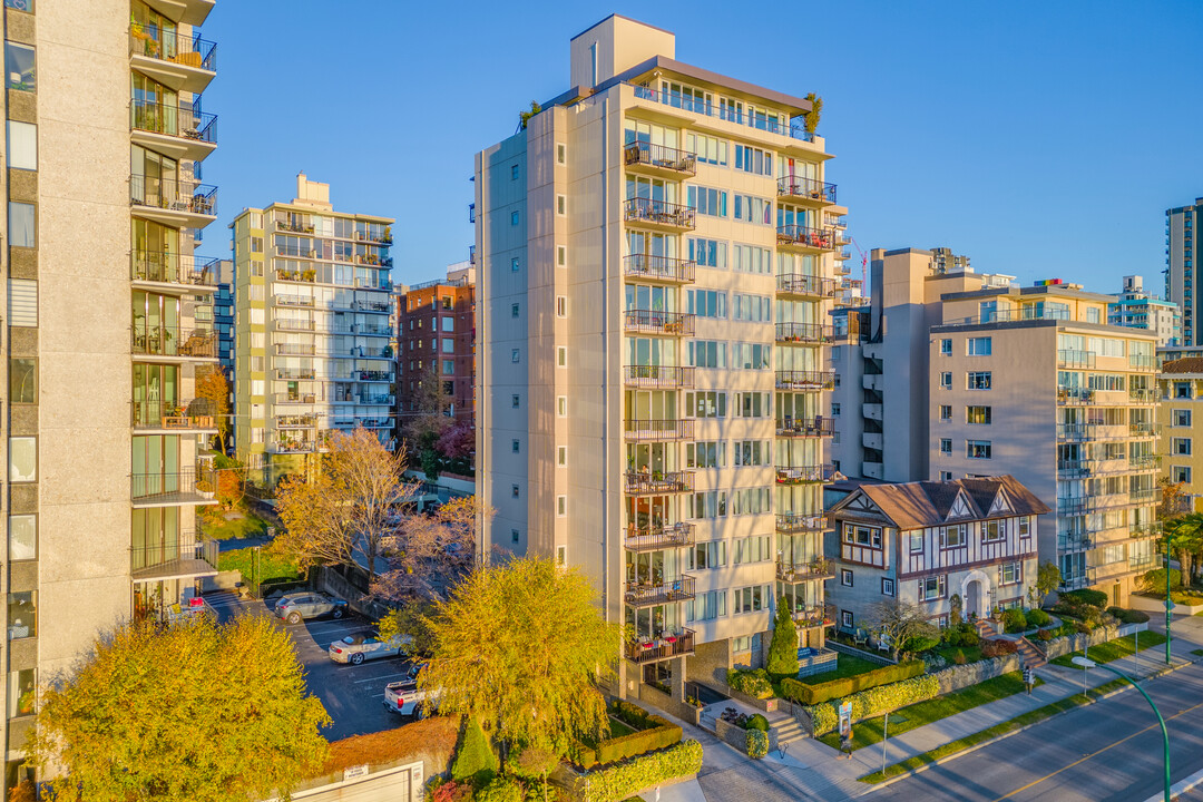 Sun & Surf Apartments in Vancouver, BC - Building Photo