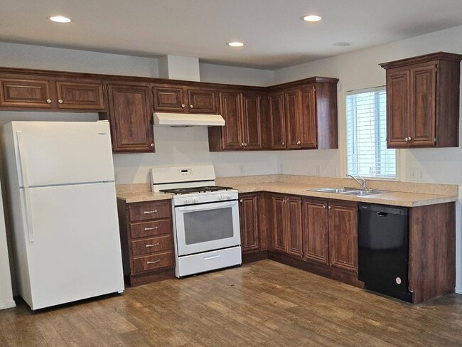 358 Petrol Rd in Bakersfield, CA - Building Photo - Building Photo