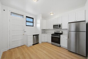 2642 N Milwaukee Ave, Unit 2640-2 in Chicago, IL - Building Photo